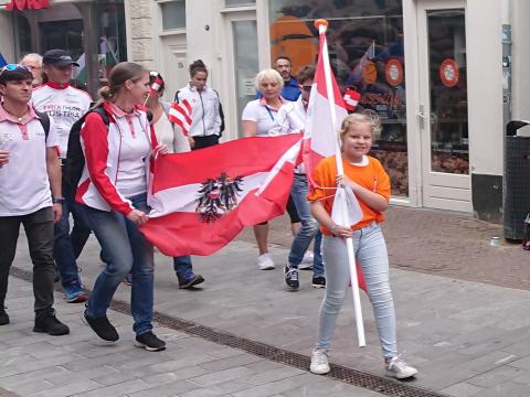 Vlaggenparade EK Triathlon 2019